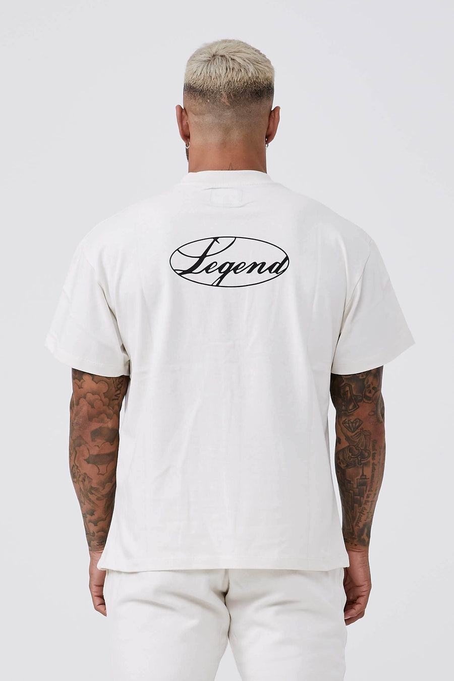 Legend London Tshirts BADGE OVERSIZED T-SHIRT - CREAM